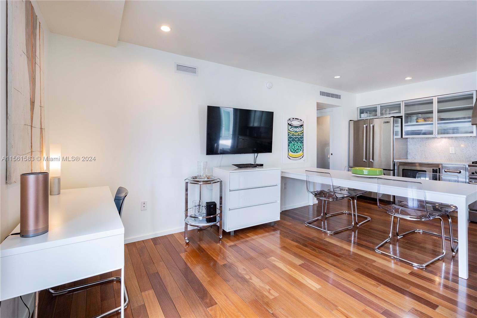 FONTANA CONDO - Residential