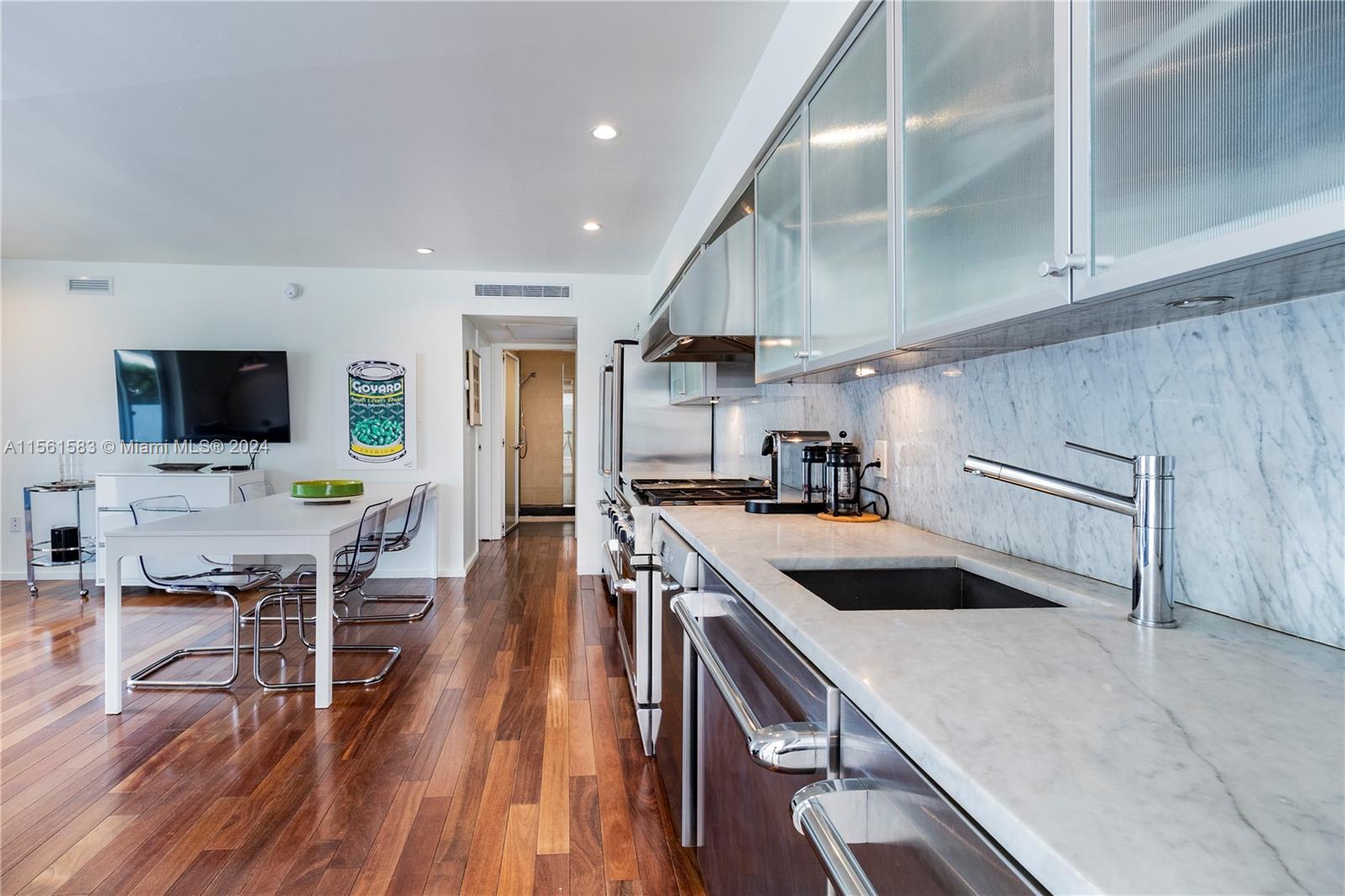 FONTANA CONDO - Residential