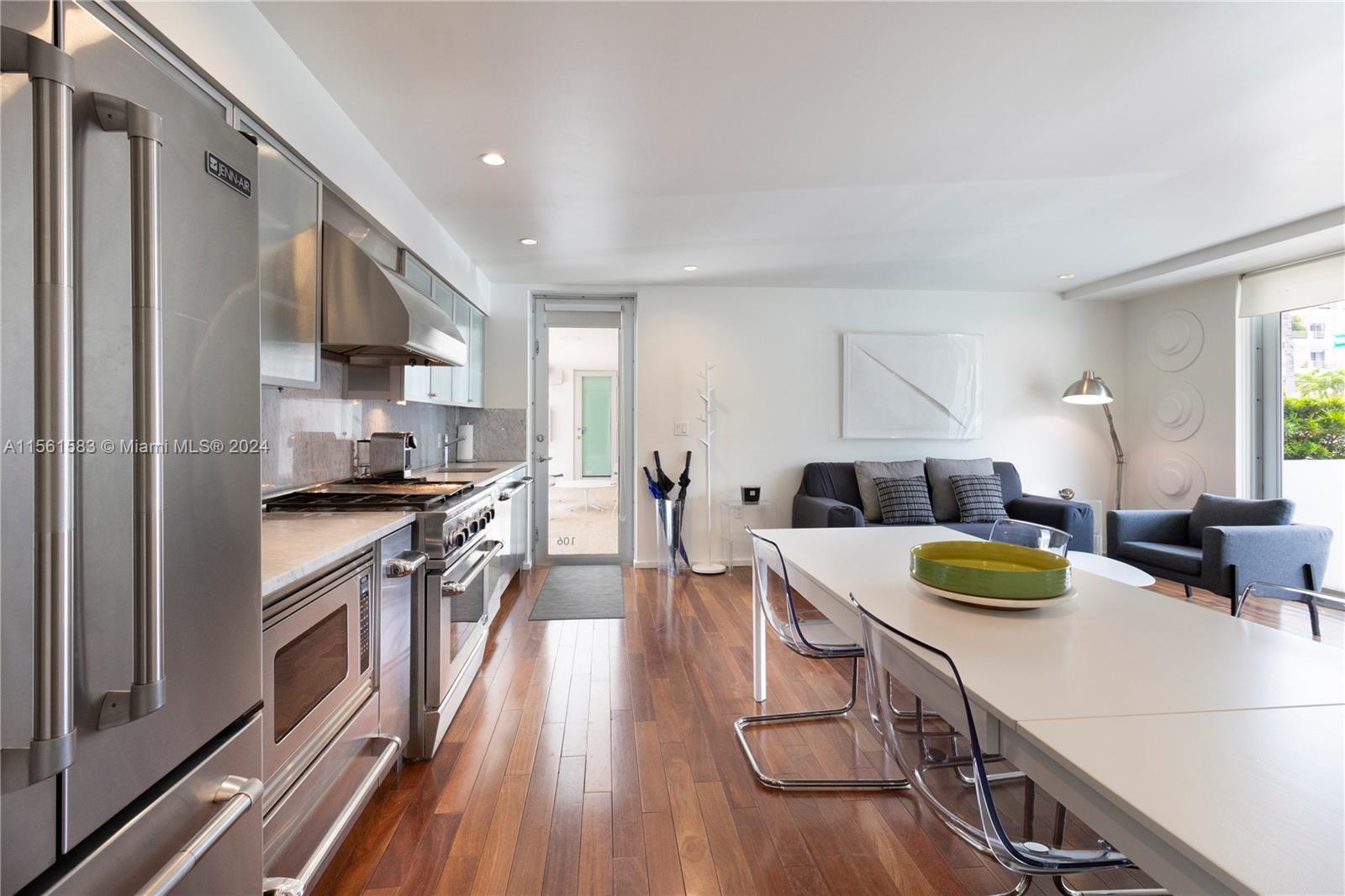 FONTANA CONDO - Residential