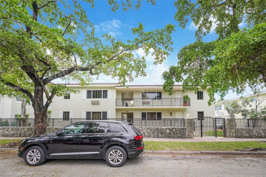 Beautiful apartment building for sale in Coral Gables. Property has been updated throughout. 40 year building certification recently completed. Please call the office for any questions. Do not disturb tenants. You must have an appointment to visit the property. Thank you.