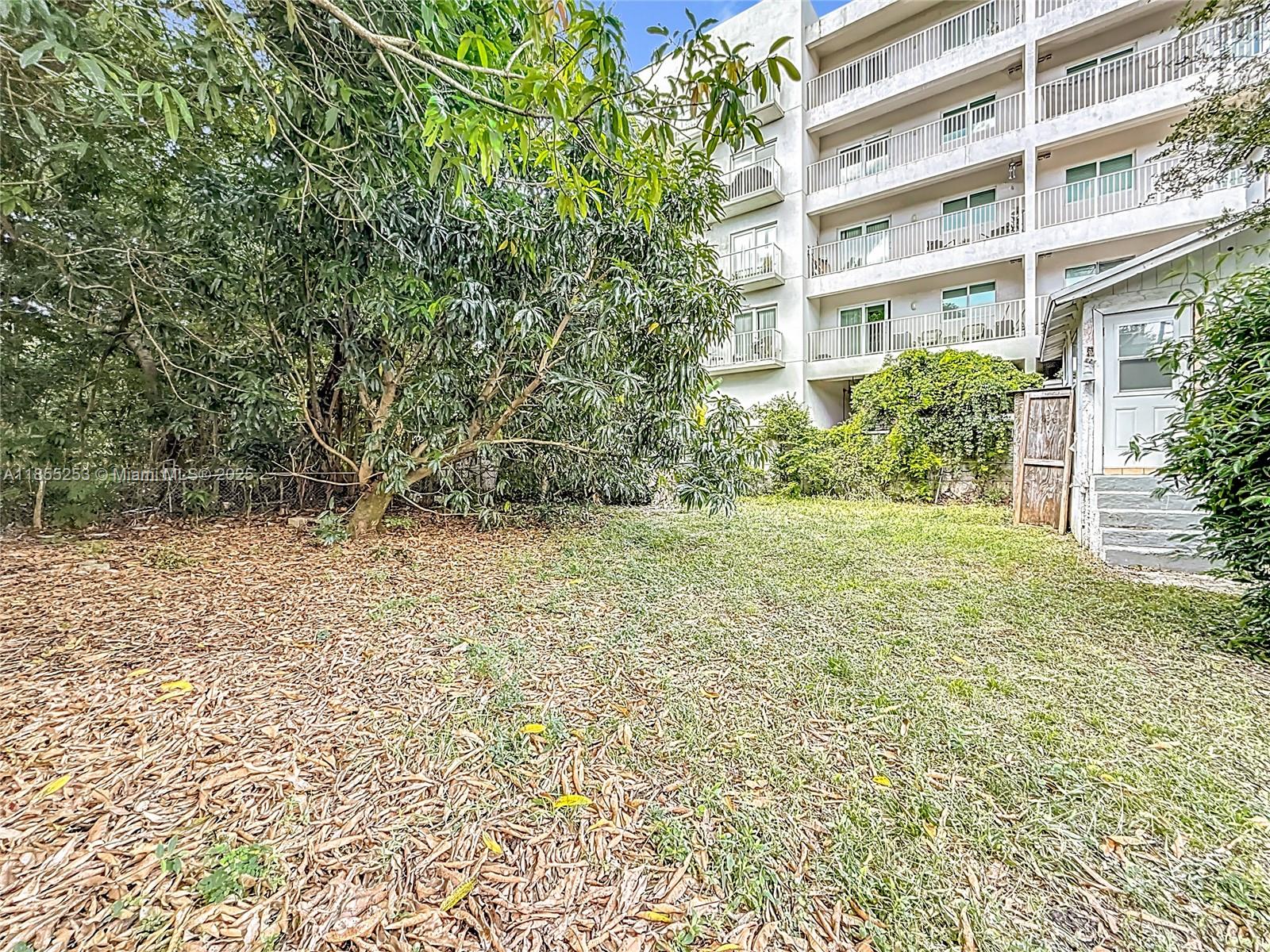 BISCAYNE HEIGHTS - Residential