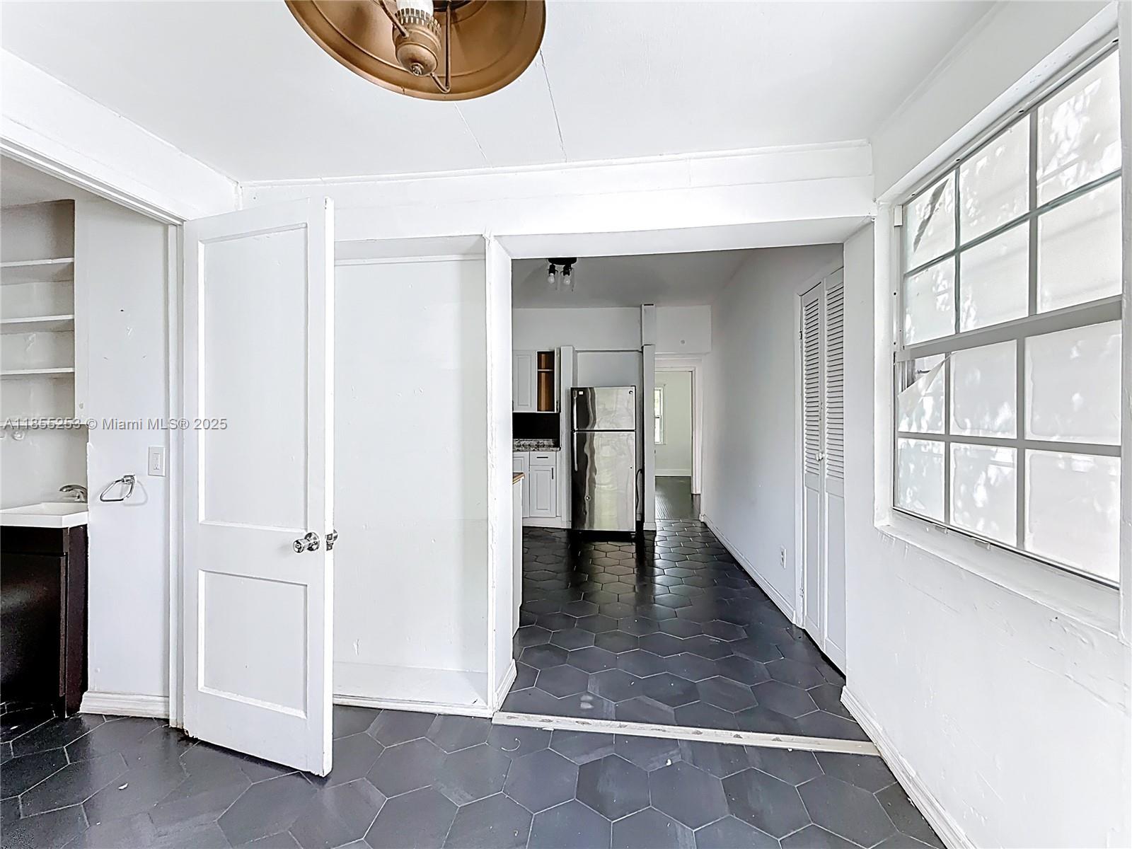 BISCAYNE HEIGHTS - Residential