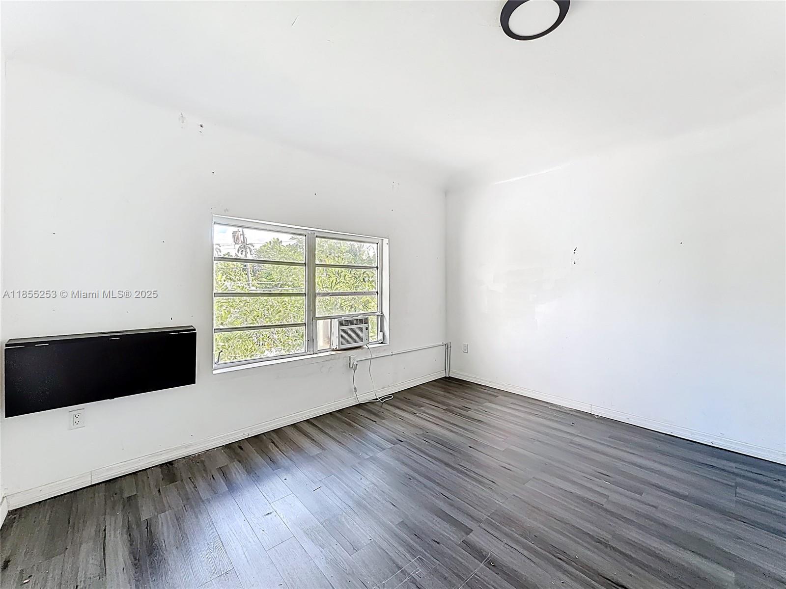 BISCAYNE HEIGHTS - Residential