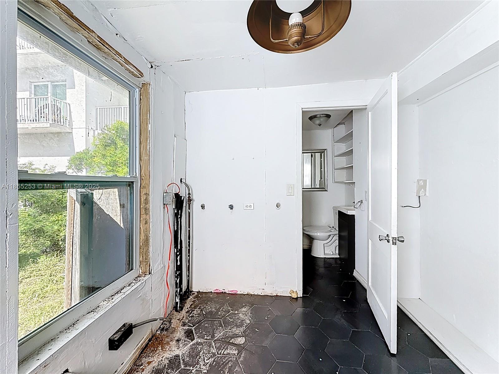 BISCAYNE HEIGHTS - Residential