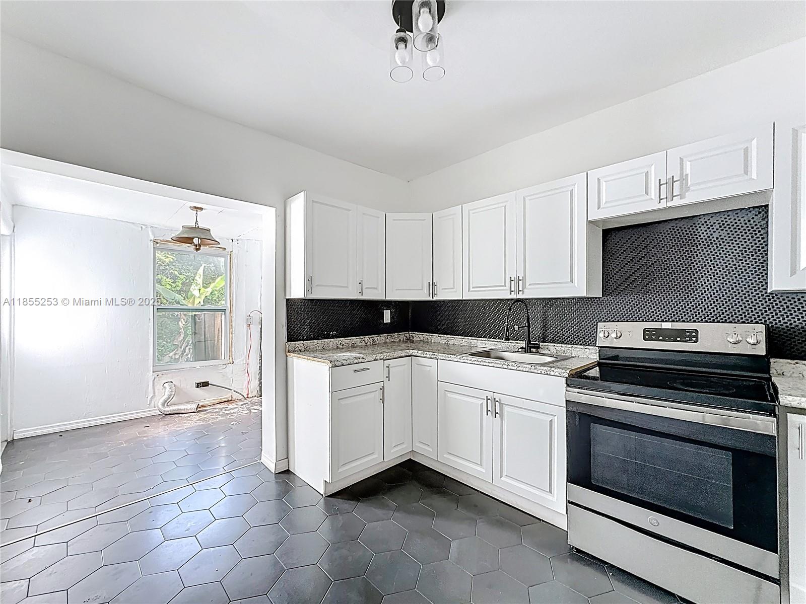 BISCAYNE HEIGHTS - Residential