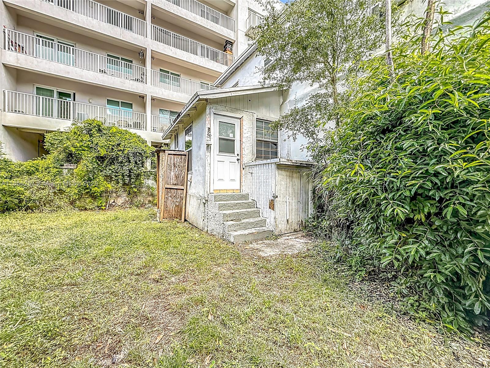 BISCAYNE HEIGHTS - Residential