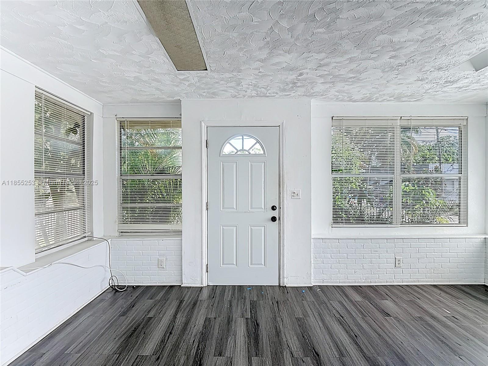 BISCAYNE HEIGHTS - Residential