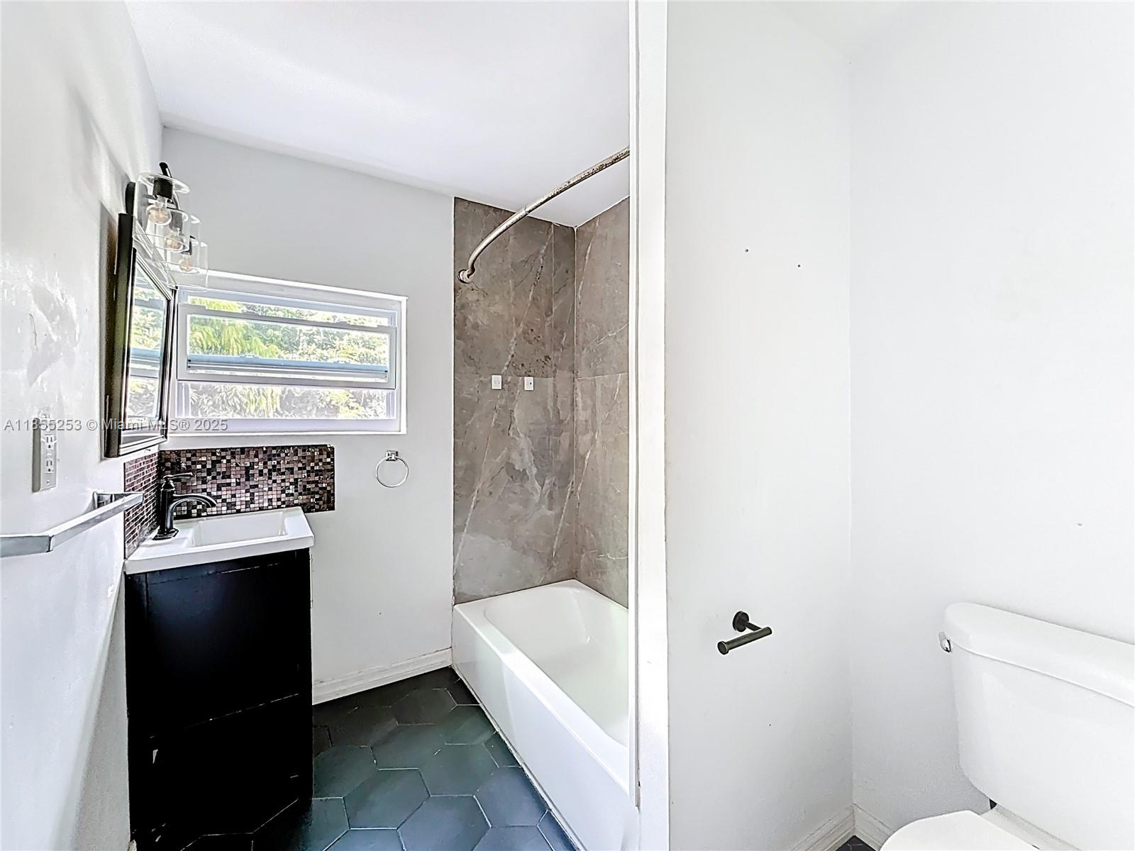 BISCAYNE HEIGHTS - Residential