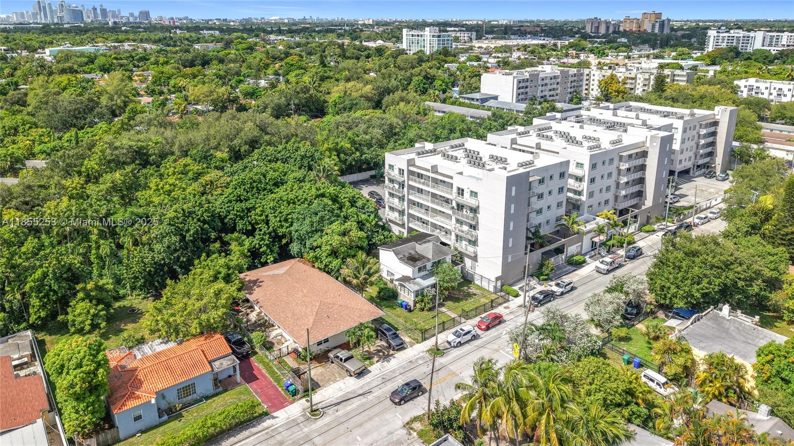BISCAYNE HEIGHTS - Residential