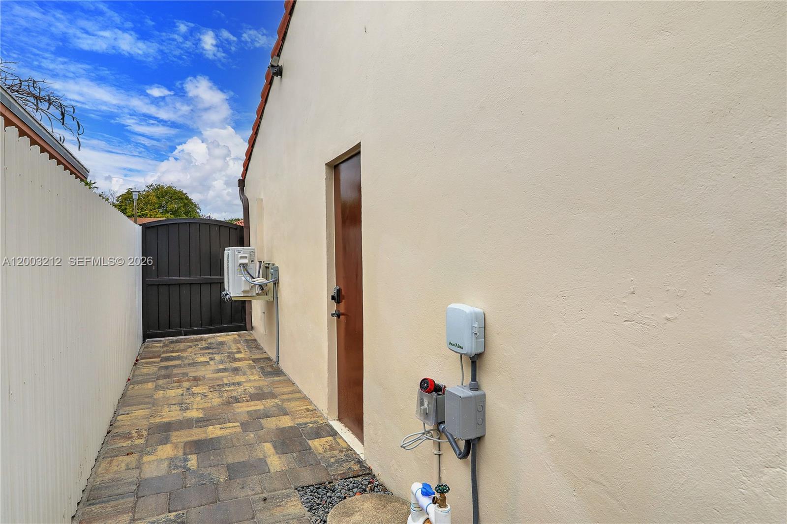 SOUTH VEDADO - Residential Lease