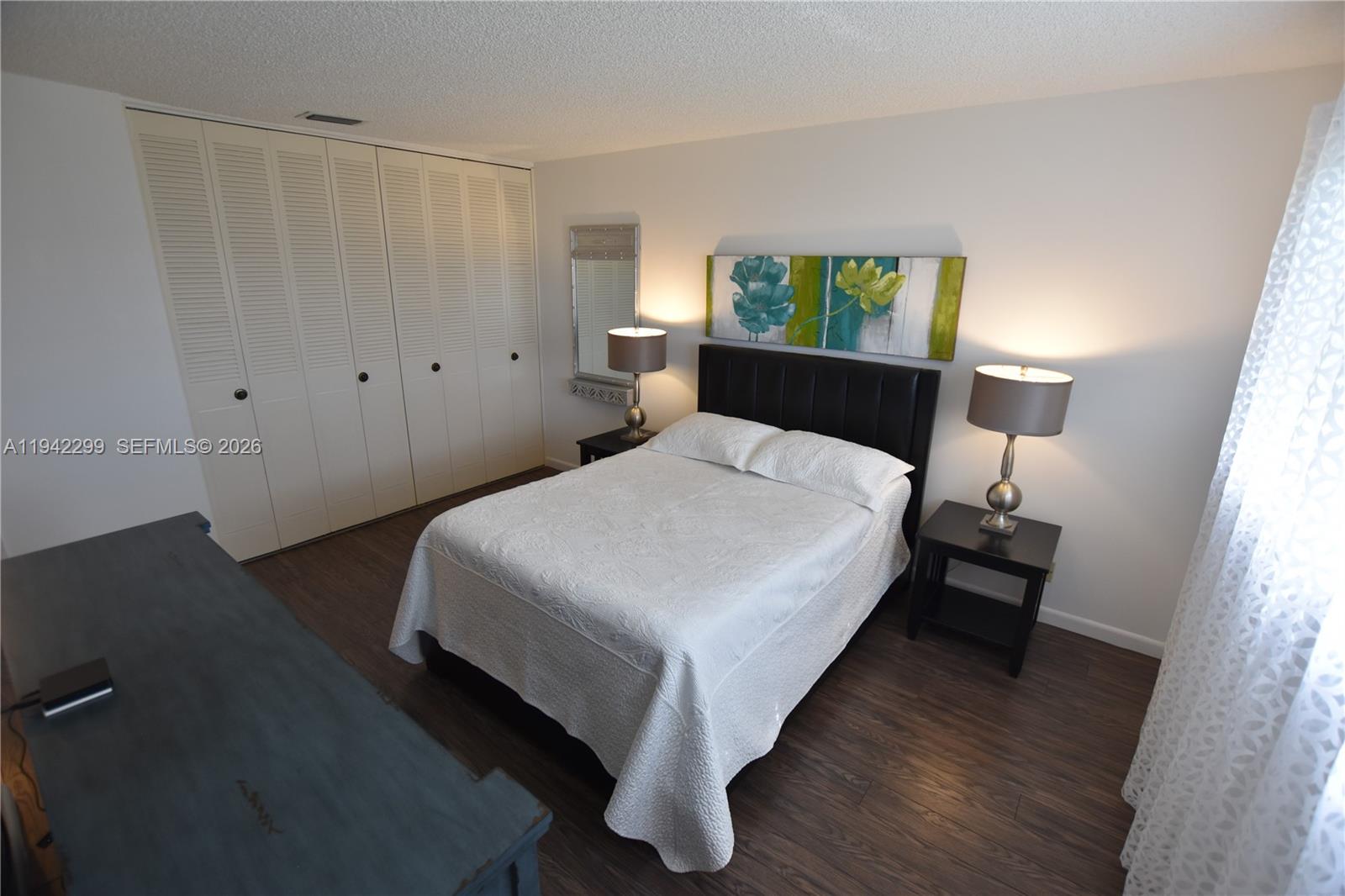 CRESTHAVEN VILLAS 16 COND - Residential