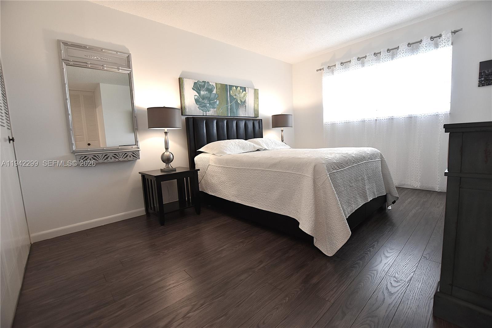 CRESTHAVEN VILLAS 16 COND - Residential