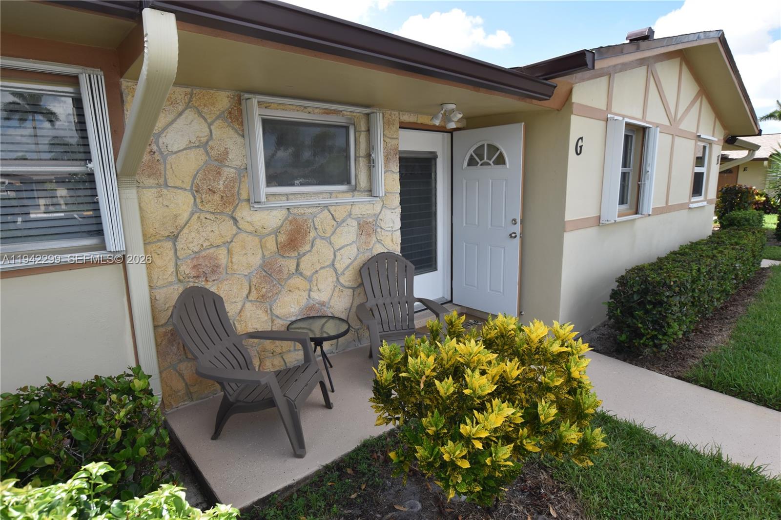 CRESTHAVEN VILLAS 16 COND - Residential