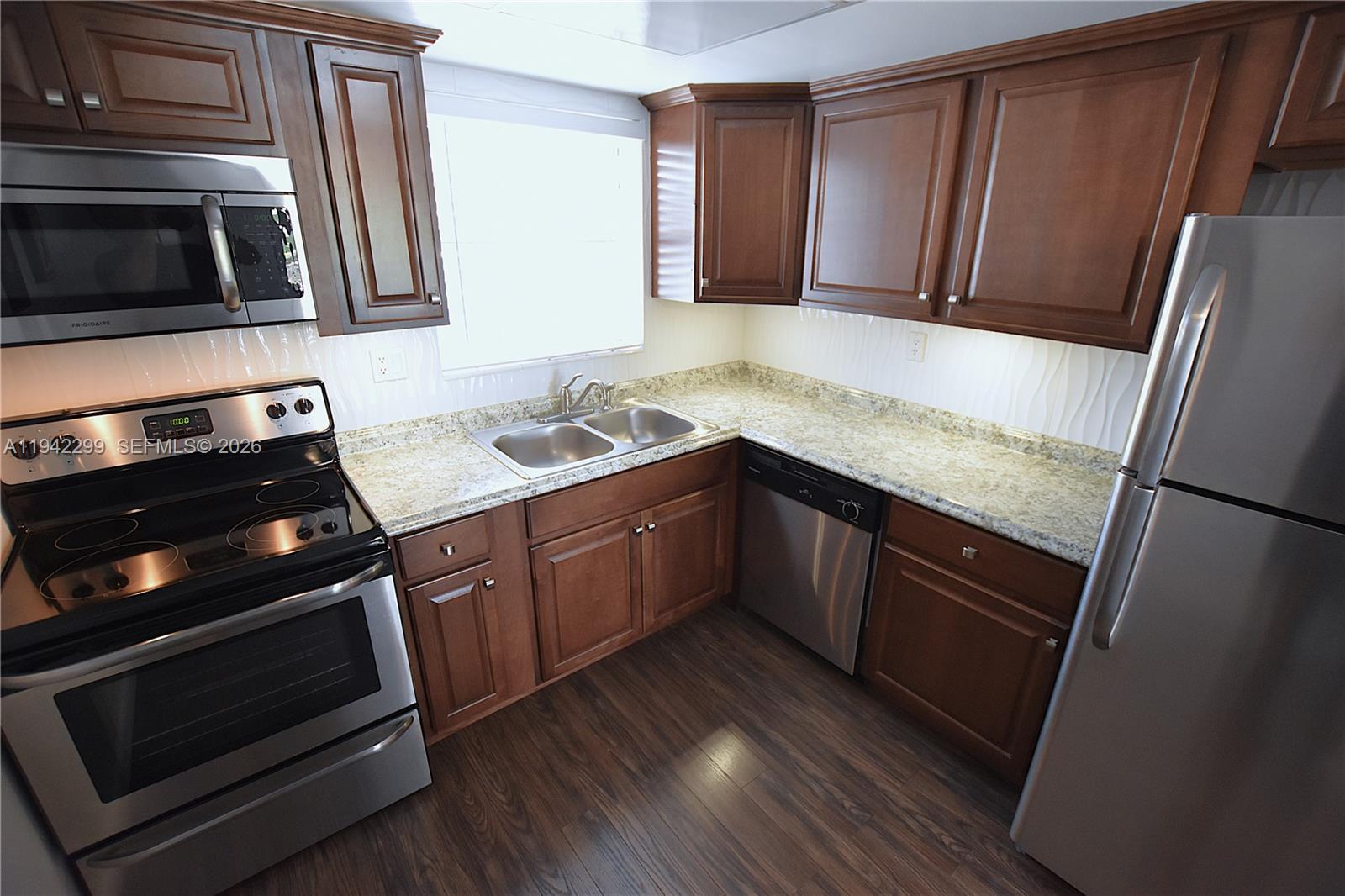 2852 W Crosley Drive G