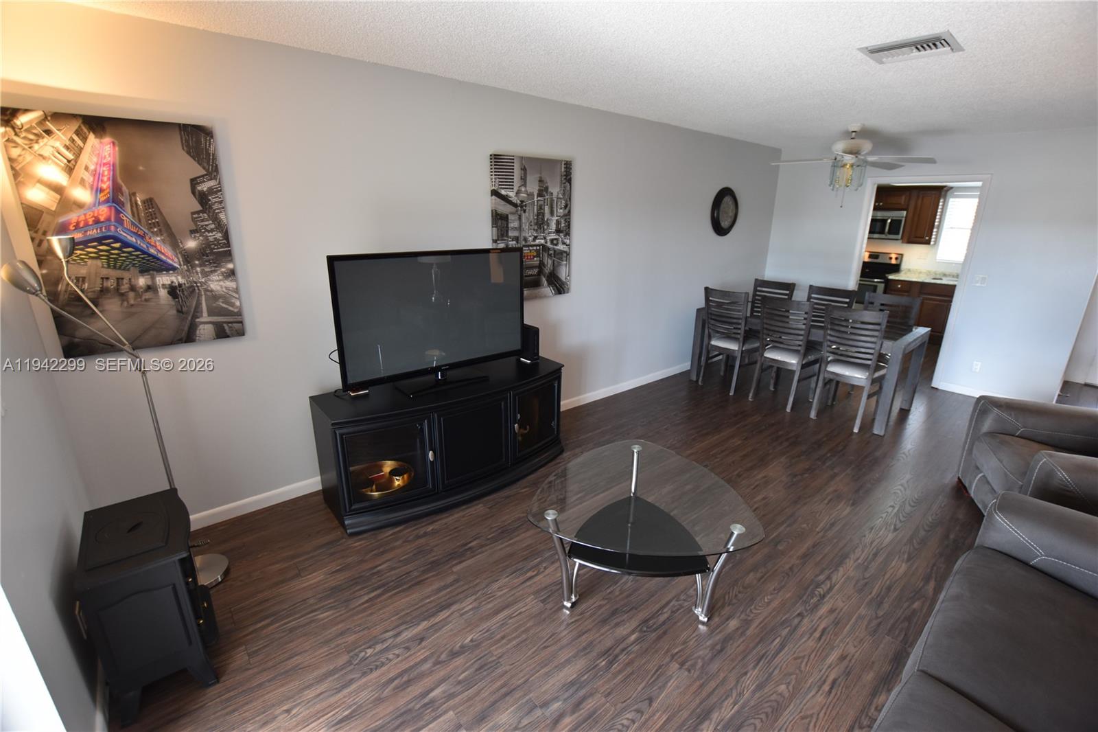 CRESTHAVEN VILLAS 16 COND - Residential