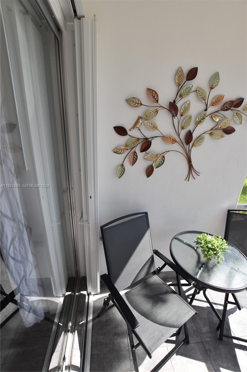 CRESTHAVEN VILLAS 16 COND - Residential