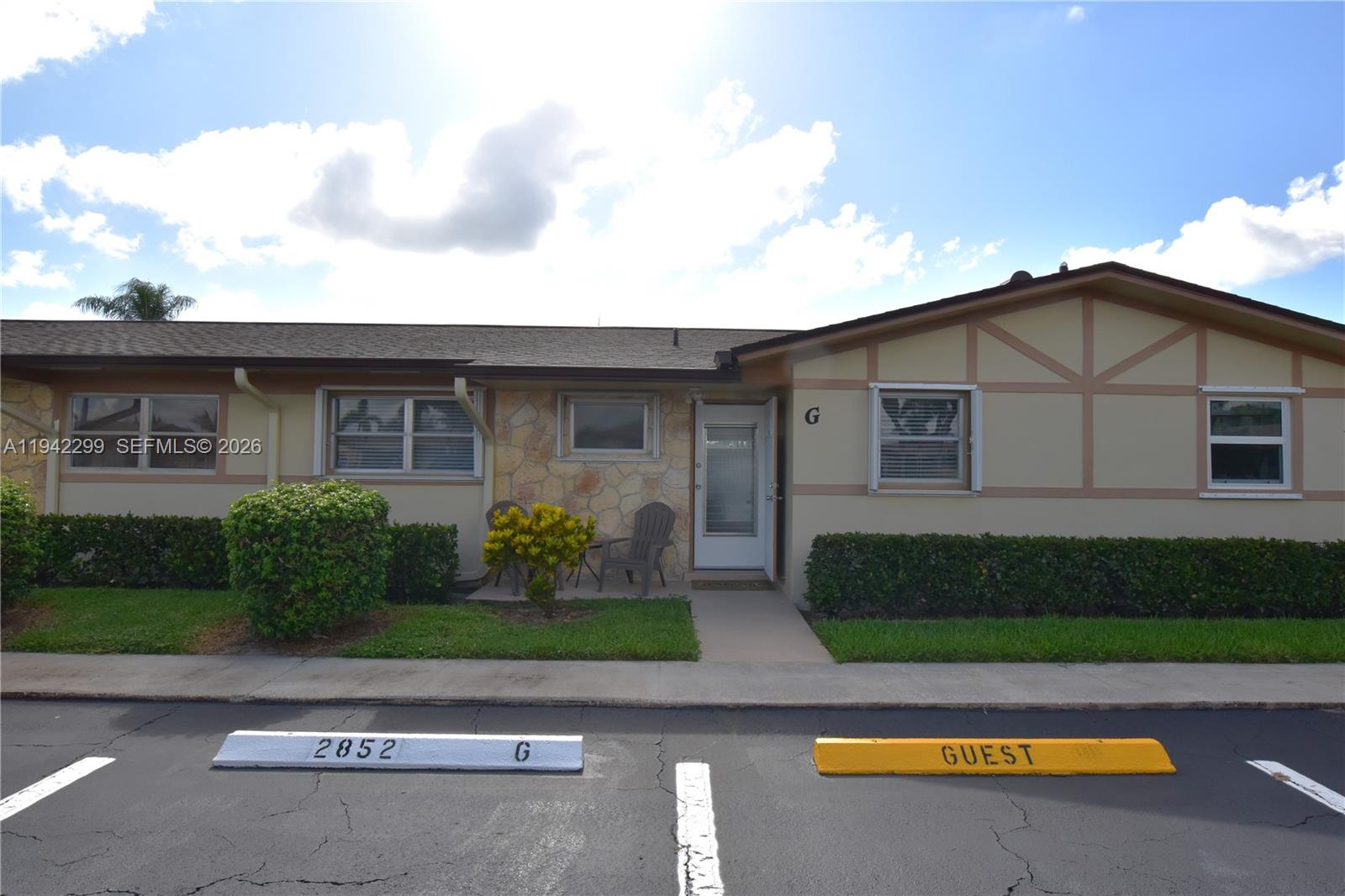 CRESTHAVEN VILLAS 16 COND - Residential