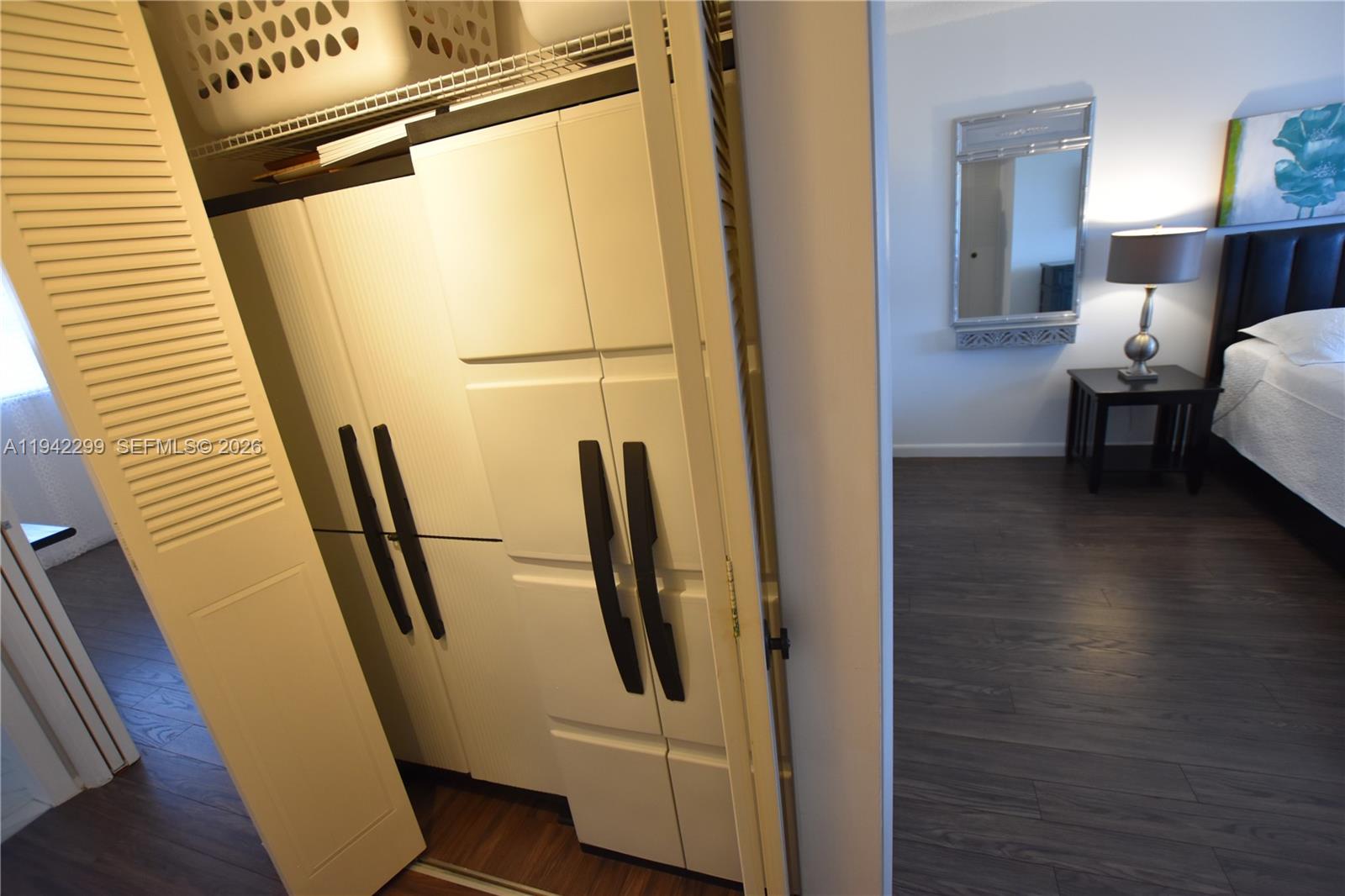 CRESTHAVEN VILLAS 16 COND - Residential