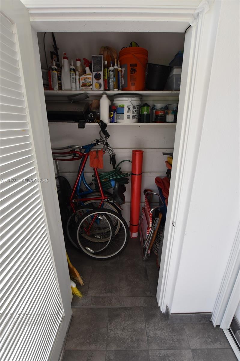 CRESTHAVEN VILLAS 16 COND - Residential