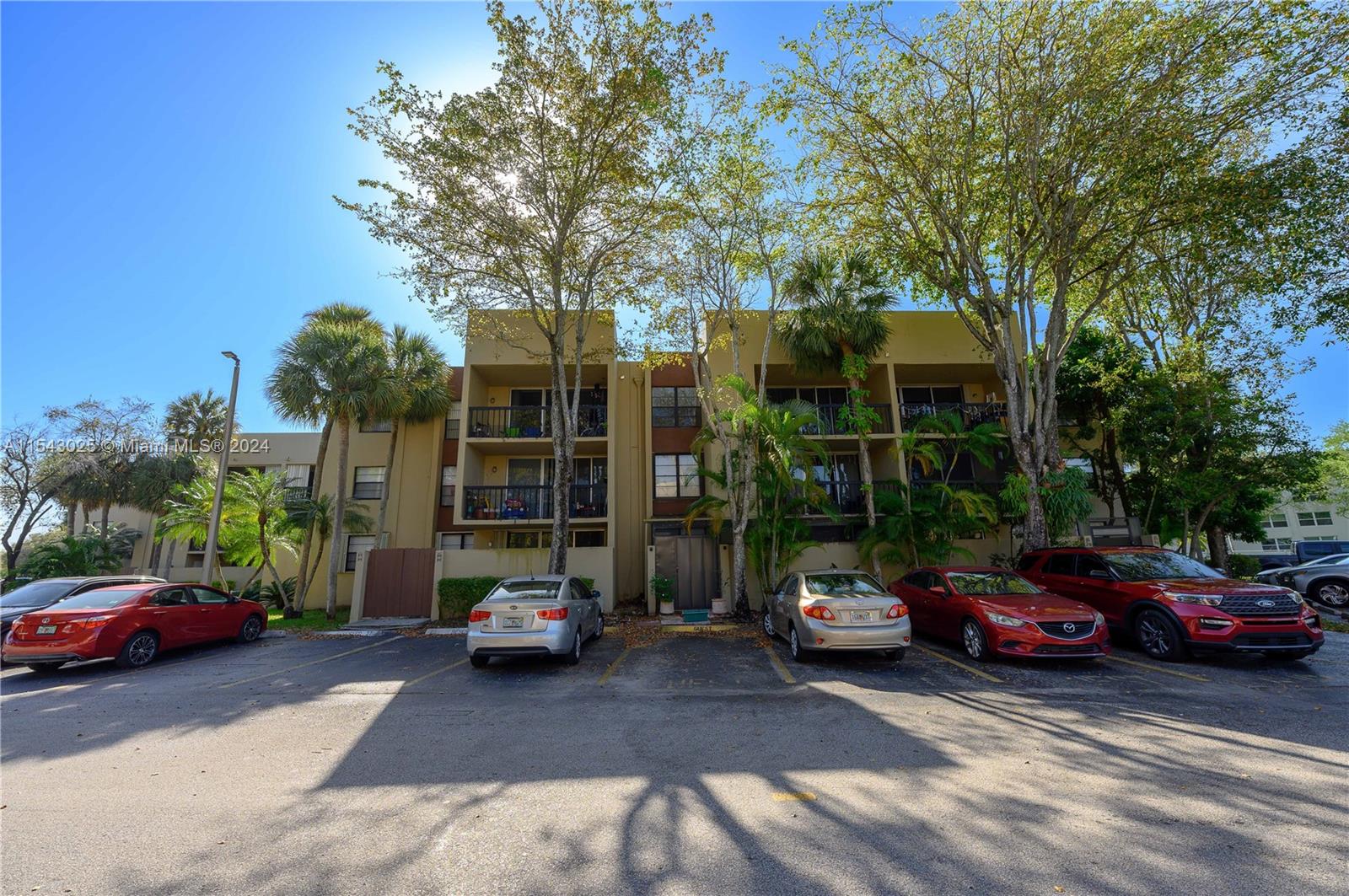 GARDENS OF KENDALL SO CON - Residential