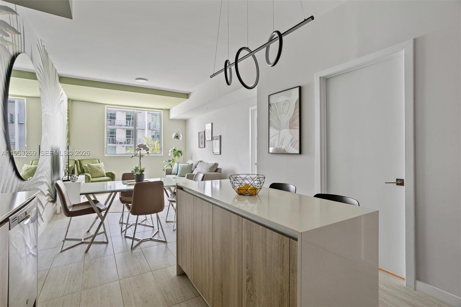 QUADRO CONDO - Residential