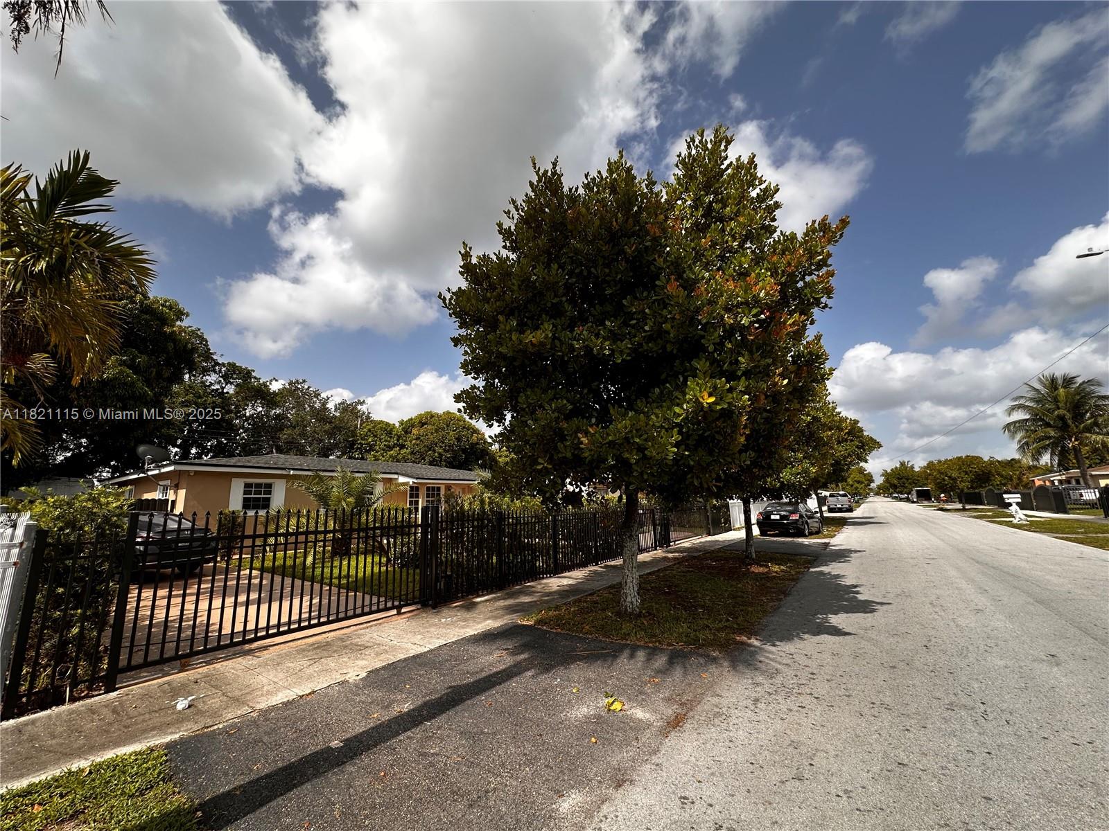 Property for Sale at 3250 Nw 174th St, Miami Gardens, Broward County, Florida - Bedrooms: 4 
Bathrooms: 2  - $565,000