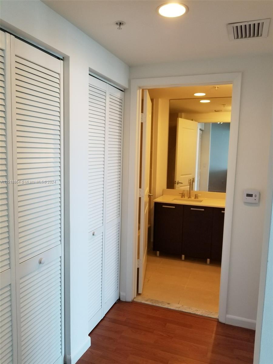 GALLERY ART CONDO - Residential Lease