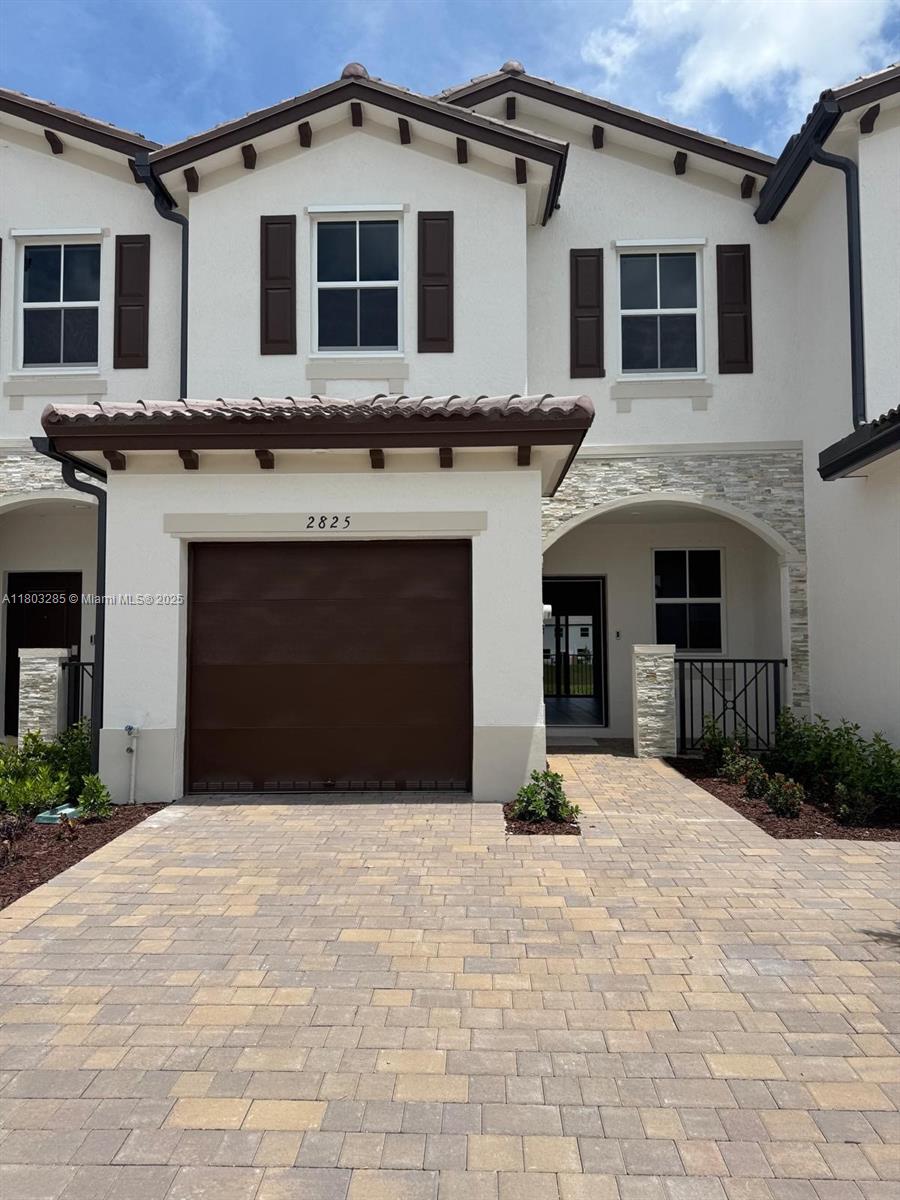 Rental Property at 2825 Se 25 St  , Homestead, Miami-Dade County, Florida - Bedrooms: 3 
Bathrooms: 4  - $3,000 MO.