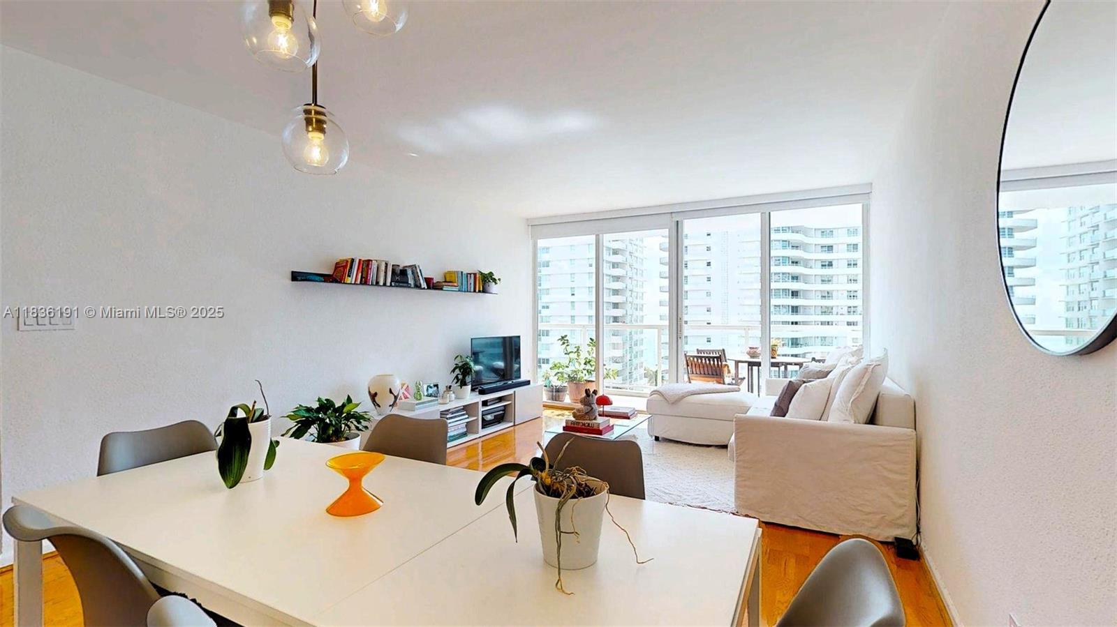 5600 CONDO - Residential