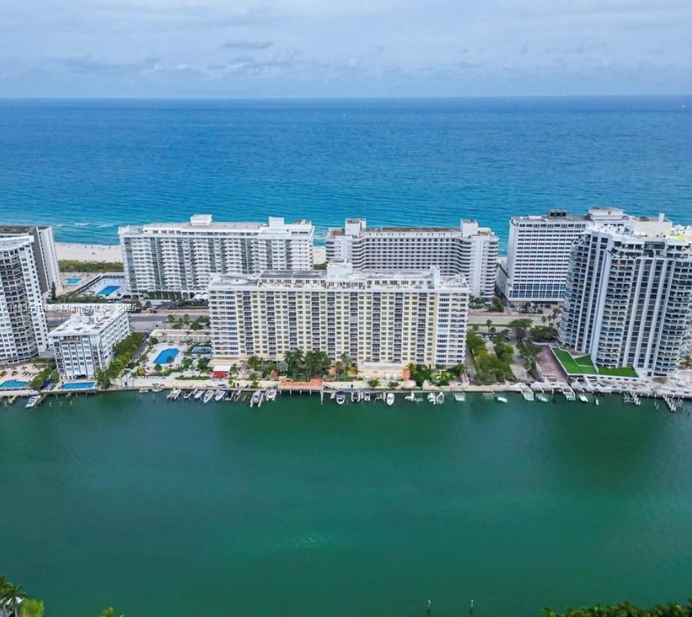 5600 CONDO - Residential