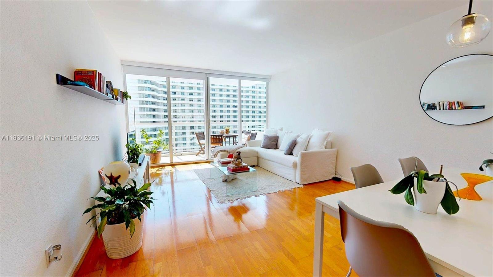 5600 CONDO - Residential