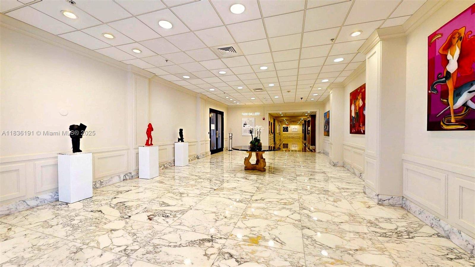 5600 CONDO - Residential