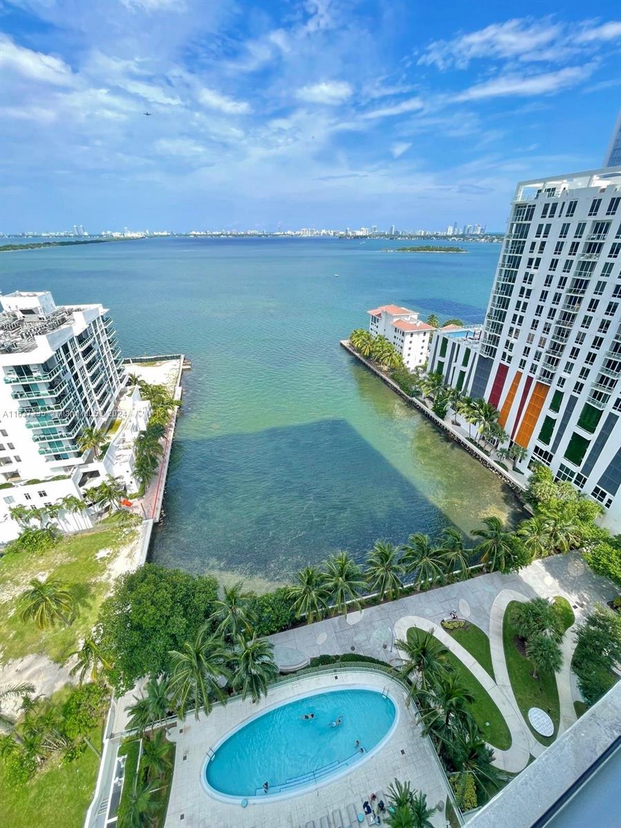 ICON BAY CONDO - Residential Lease