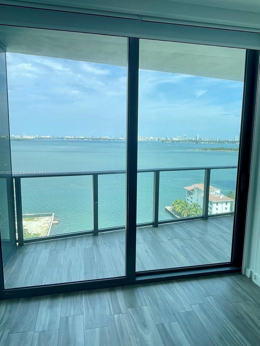 ICON BAY CONDO - Residential Lease