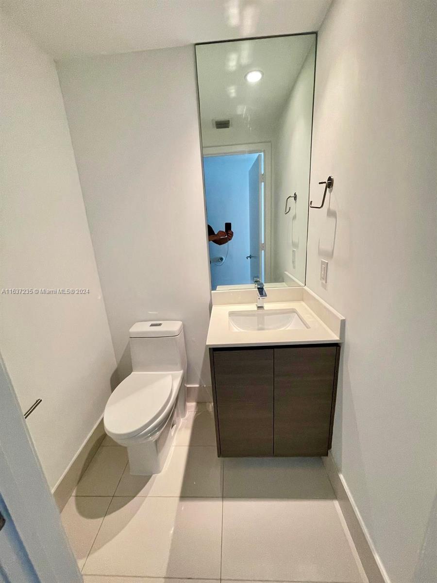 ICON BAY CONDO - Residential Lease