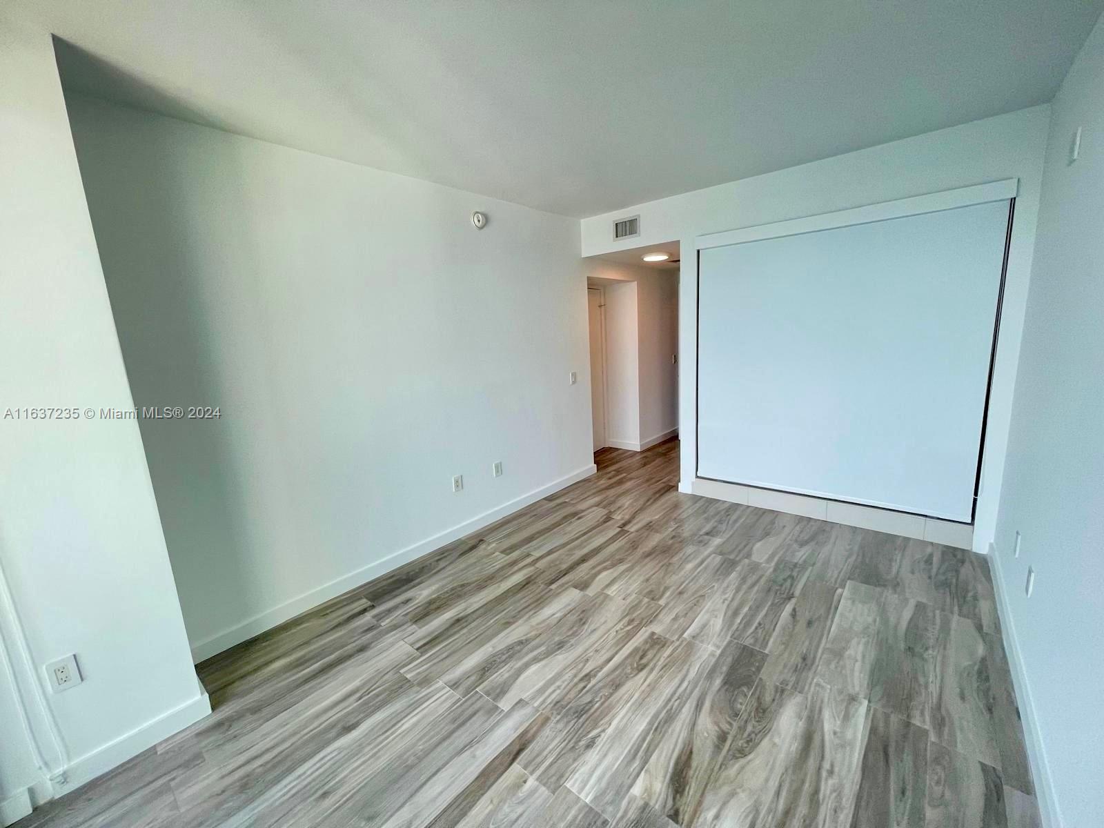 ICON BAY CONDO - Residential Lease