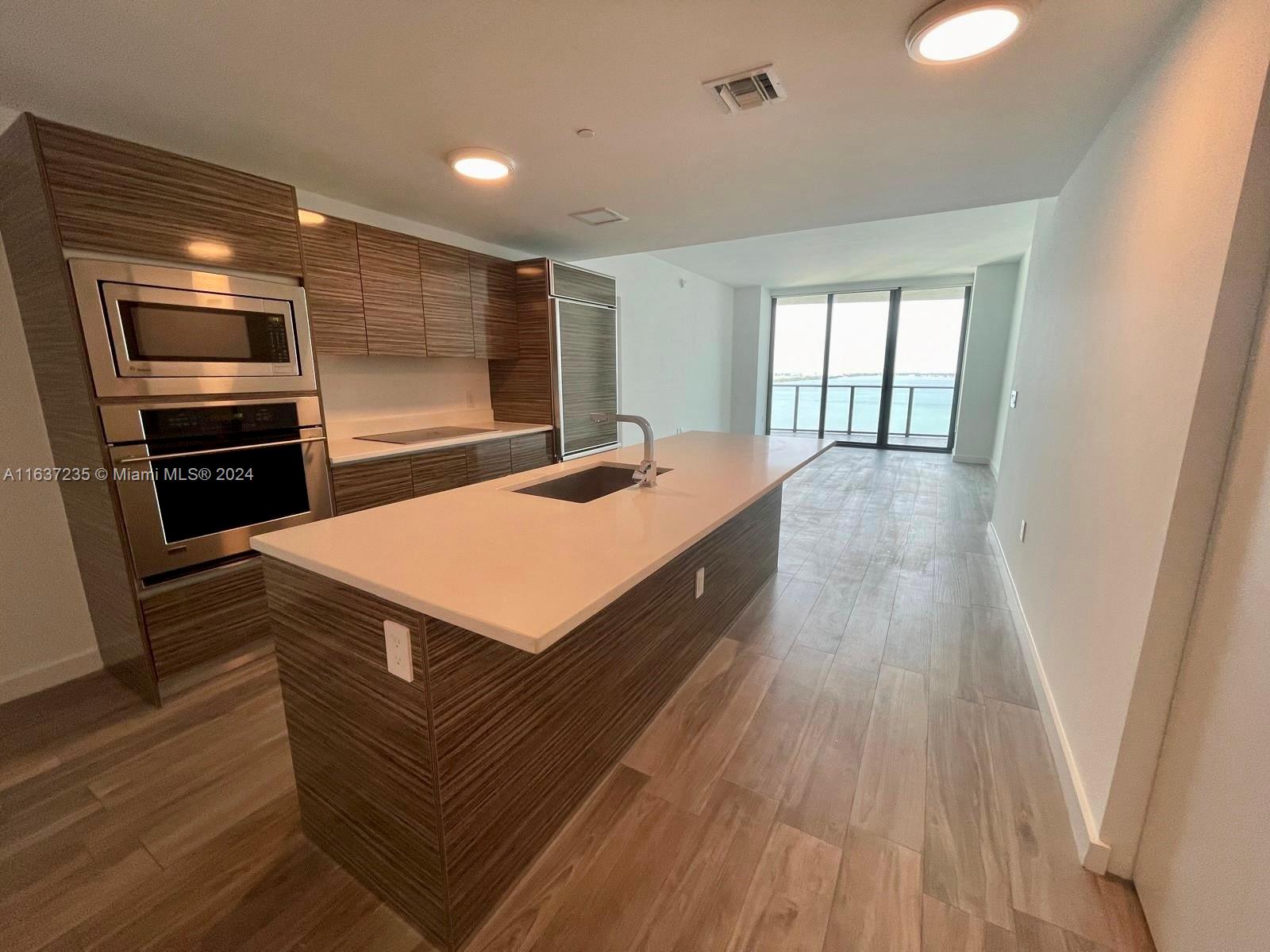 ICON BAY CONDO - Residential Lease