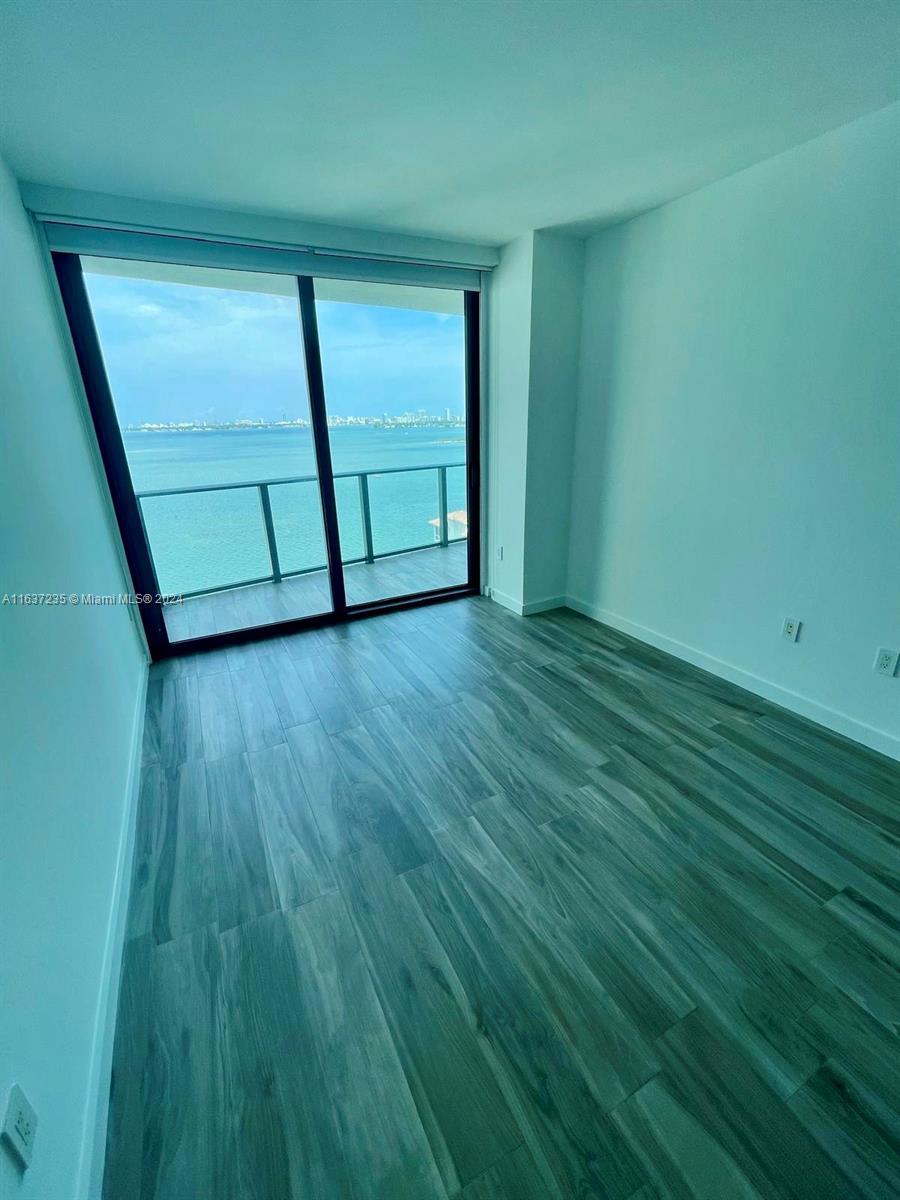 ICON BAY CONDO - Residential Lease