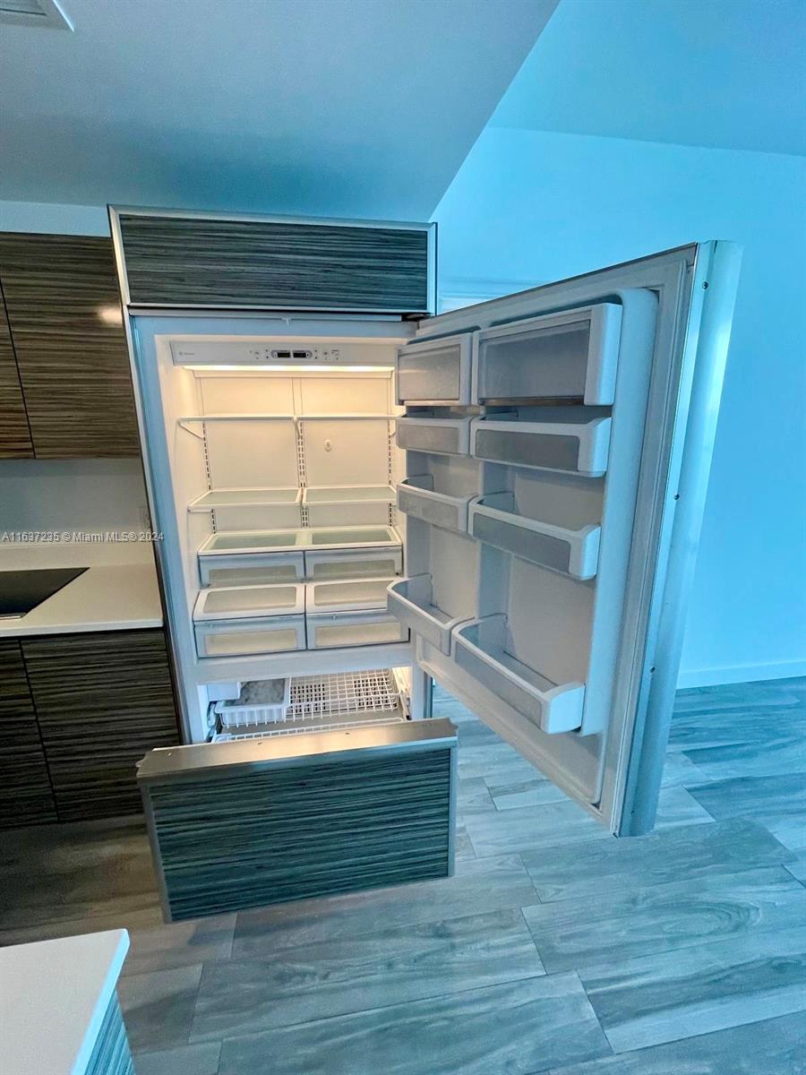 ICON BAY CONDO - Residential Lease
