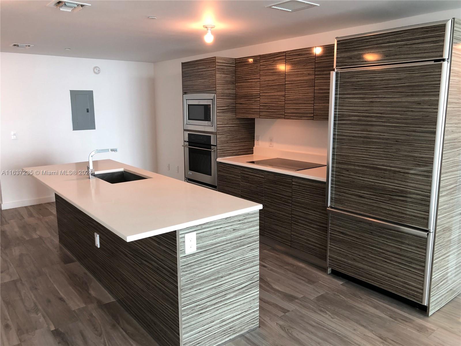 ICON BAY CONDO - Residential Lease
