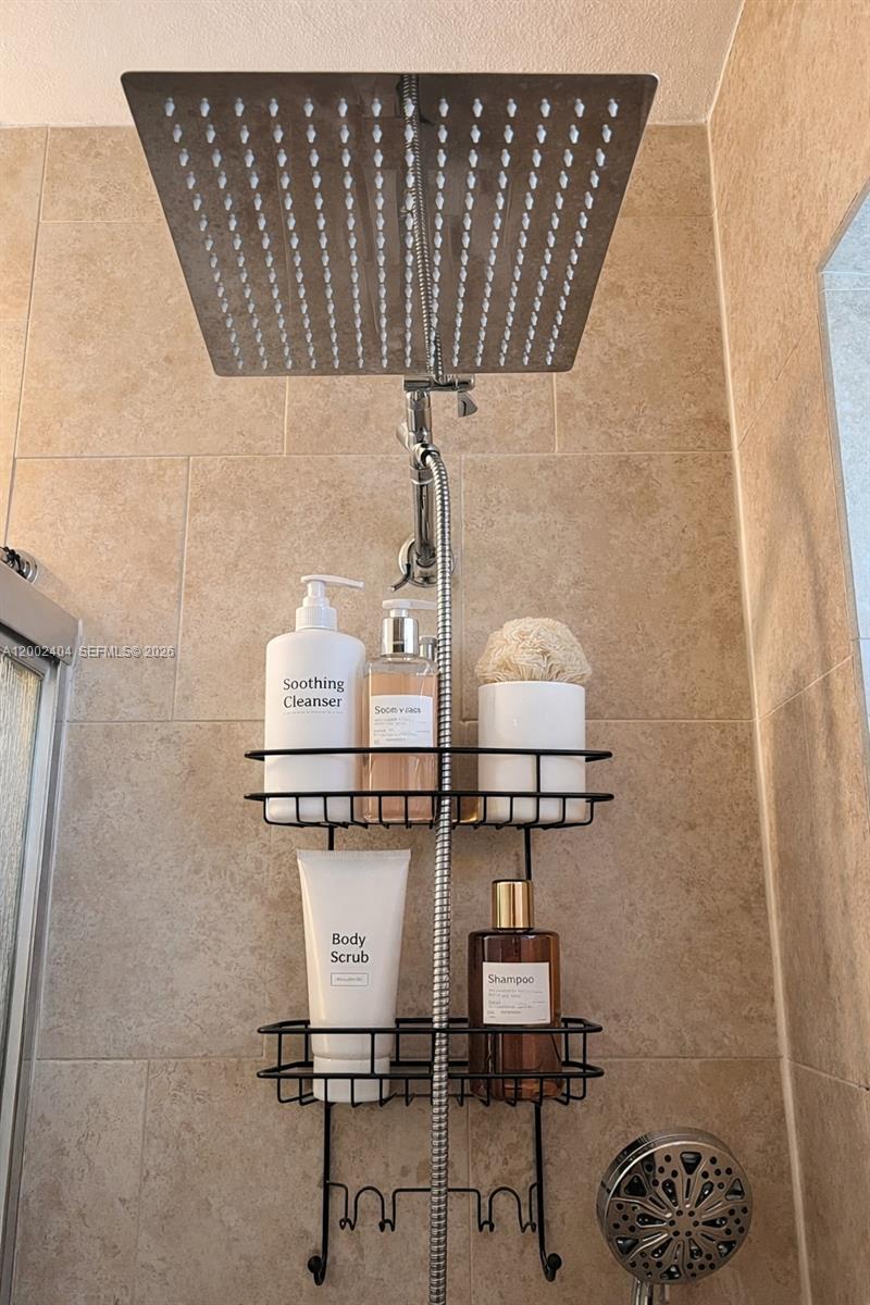 MIAMI MODERN MANORS - Residential Lease