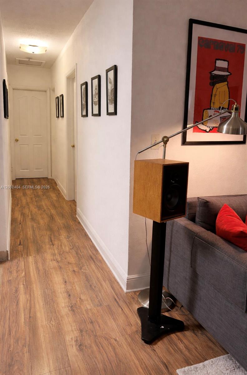 MIAMI MODERN MANORS - Residential Lease