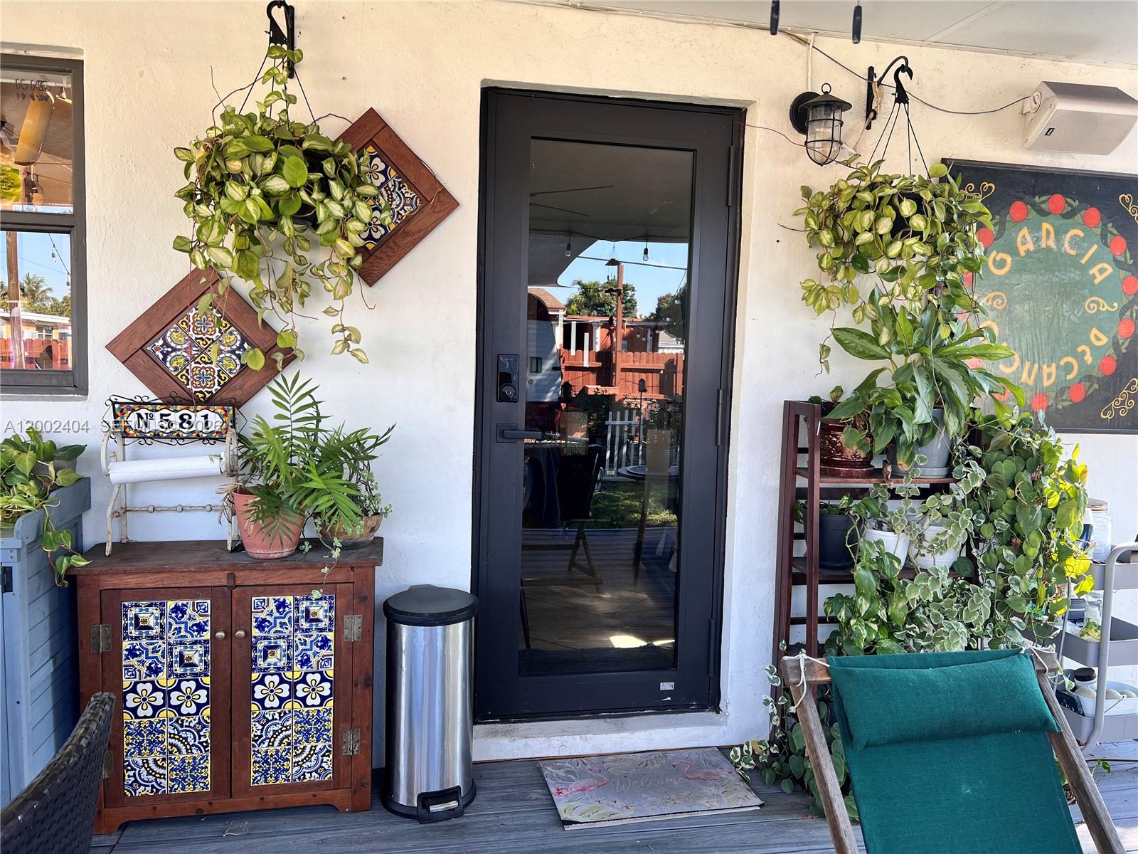 MIAMI MODERN MANORS - Residential Lease