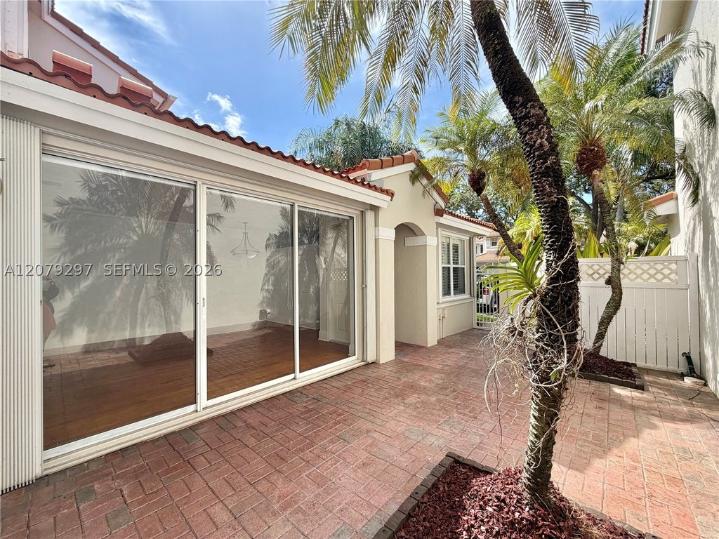 Photo of 1135 Cliffrose St, Hollywood, FL 33019 (MLS # A12079297)
