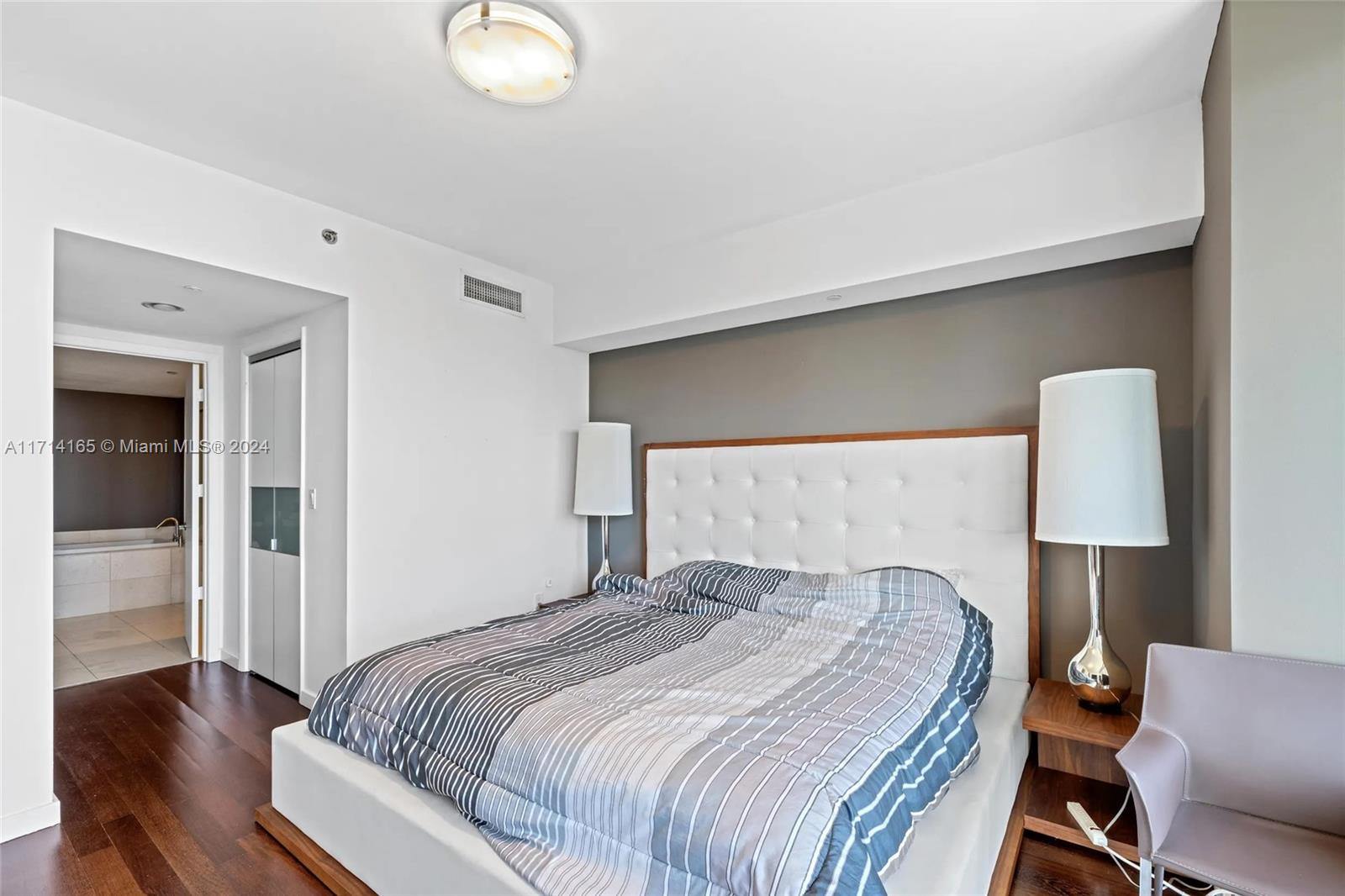 ICON BRICKELL NO TWO - Residential