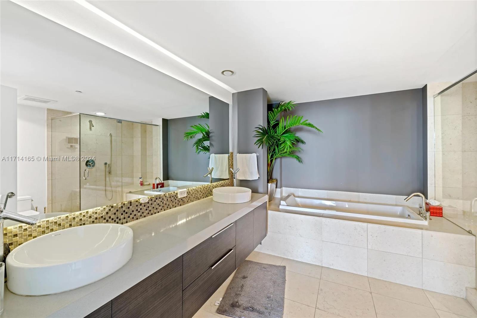 ICON BRICKELL NO TWO - Residential