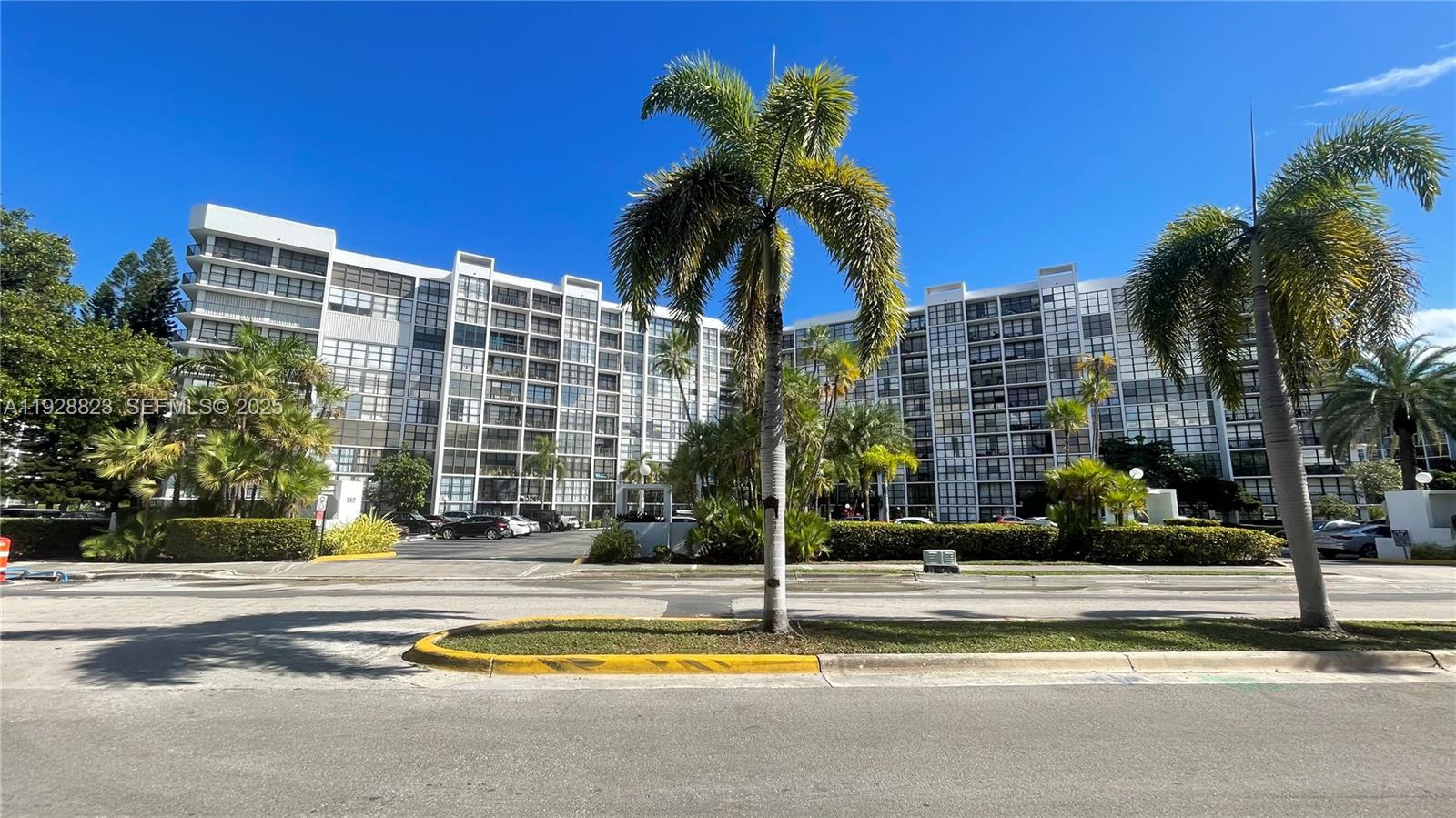 OCEANVIEW PARK CONDO - Residential Lease