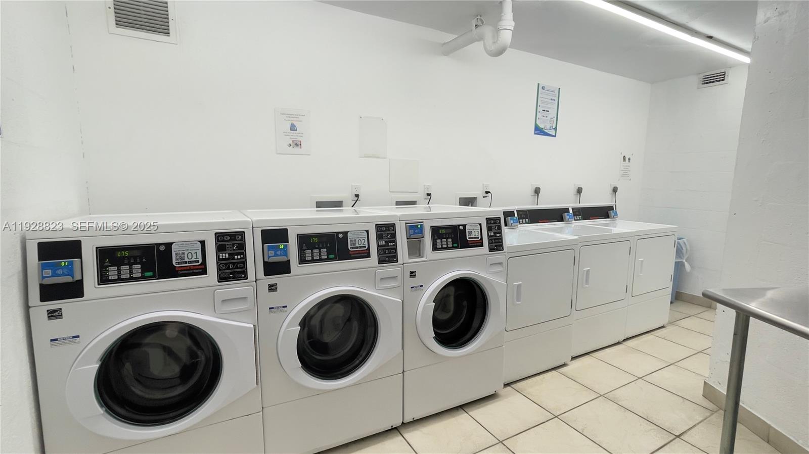 OCEANVIEW PARK CONDO - Residential Lease