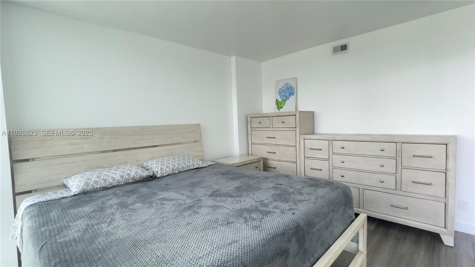 OCEANVIEW PARK CONDO - Residential Lease