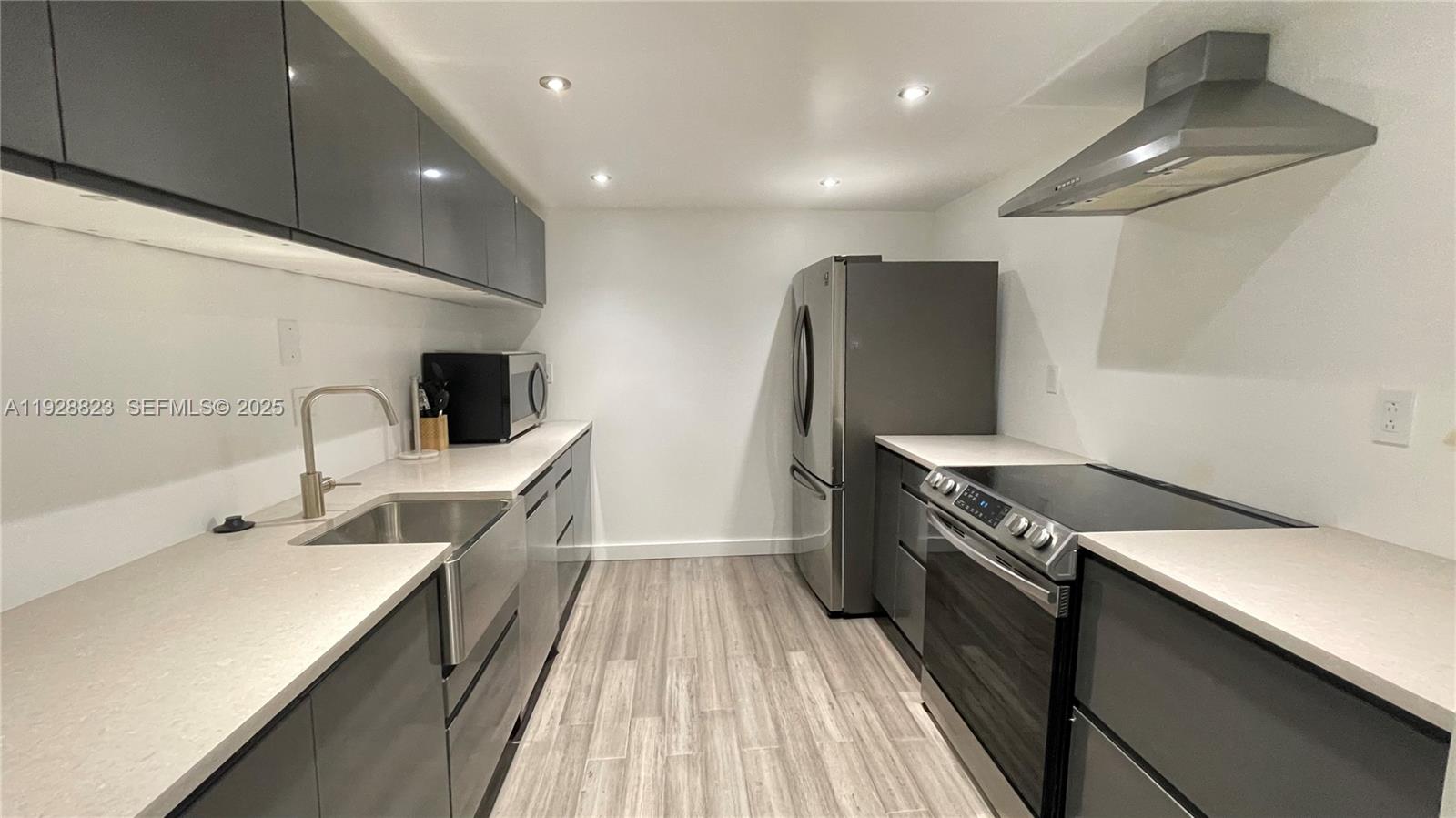 OCEANVIEW PARK CONDO - Residential Lease